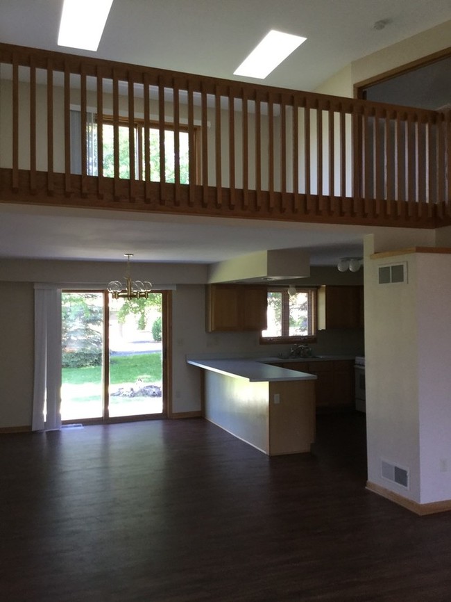 Building Photo - Three Bedroom Three Bath Single Family Home