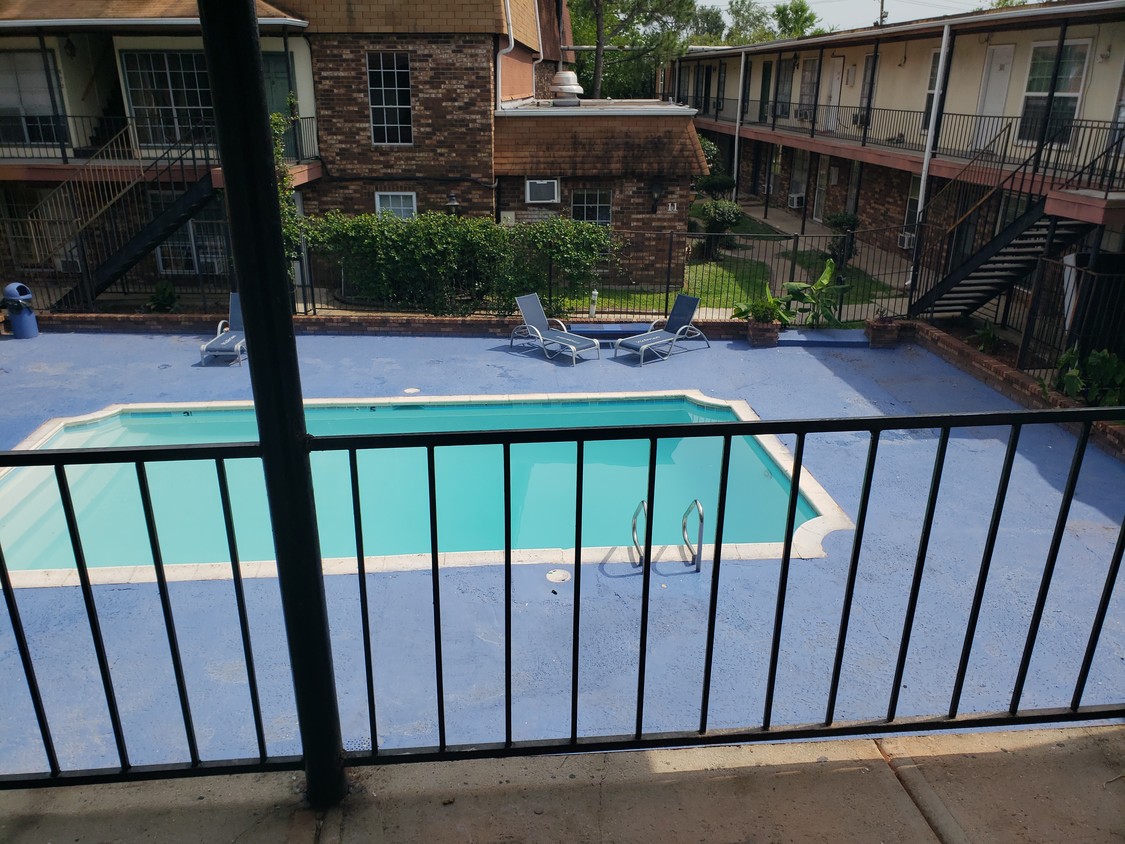 Primary Photo - 6220 Riverside Dr