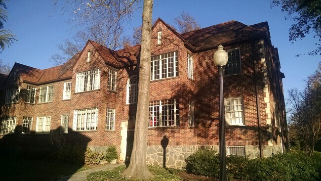 Brazos Huntington - 1765 Peachtree St NE