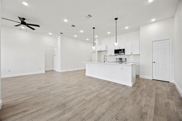 Building Photo - 202 Dover Dr