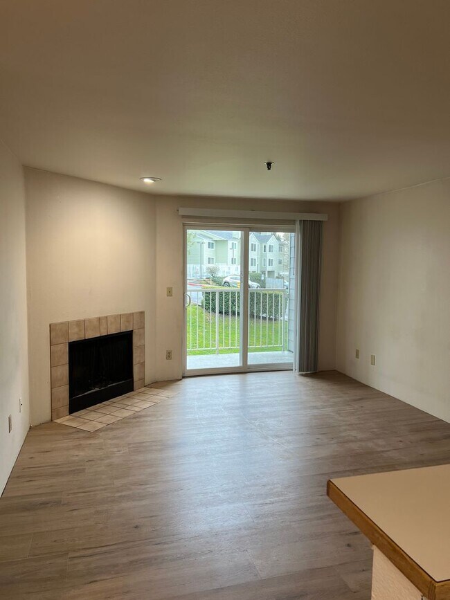 Foto del edificio - Beautifully Maintained condo Renton!