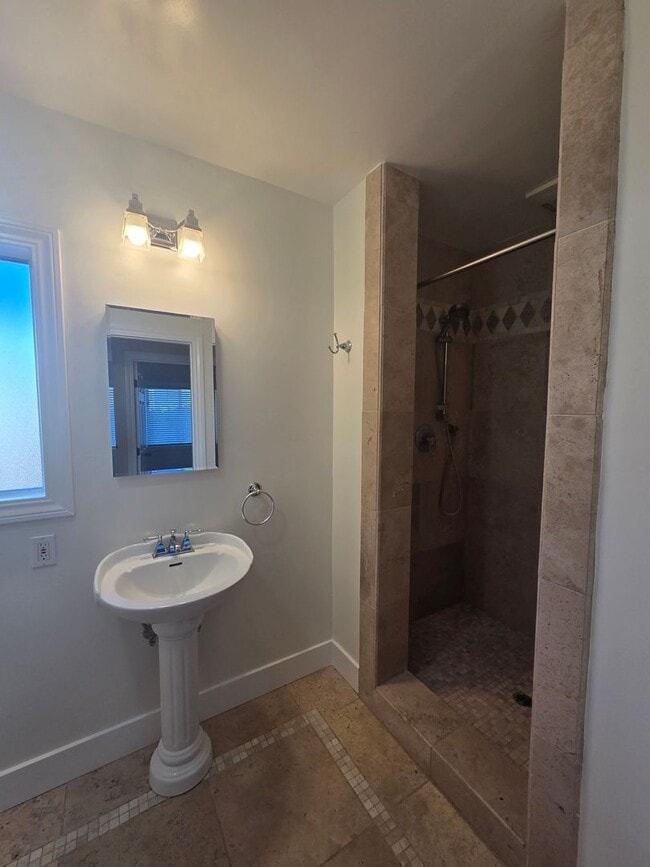 Foto del edificio - West Side Petaluma Gem- Beautiful 3 bedroom 2 bathroom