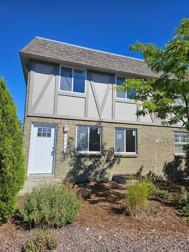 Building Photo - 5004 E Hinsdale Pl