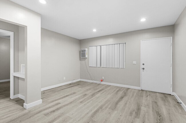 Foto del edificio - 113 S Lillie Ave