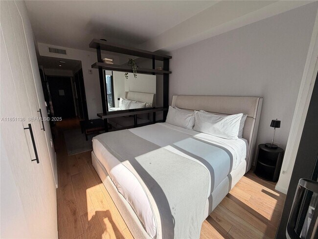 Foto del edificio - 398 NE 5th St