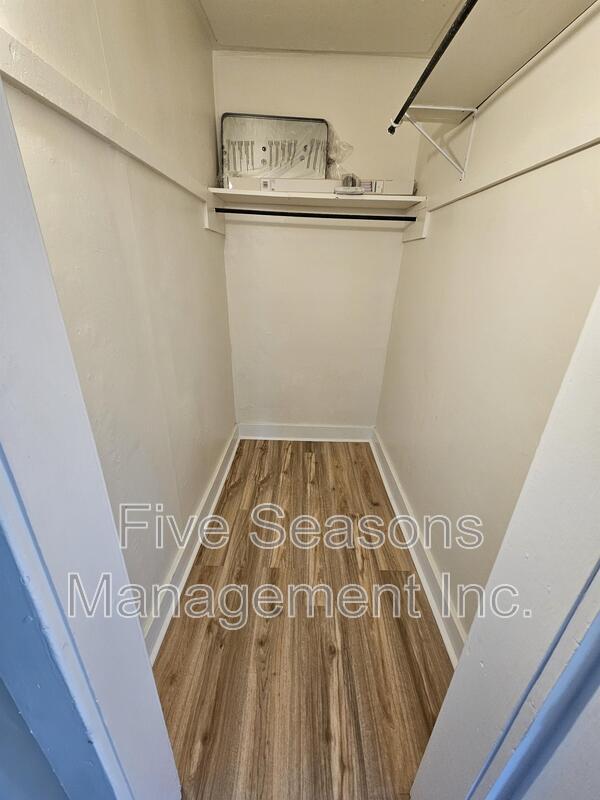 Building Photo - 16-18 Loomis Street - 6