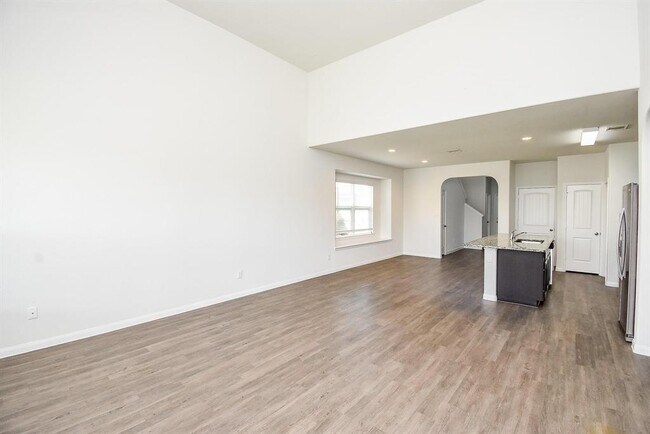 Building Photo - 9614 Summer Song Dr
