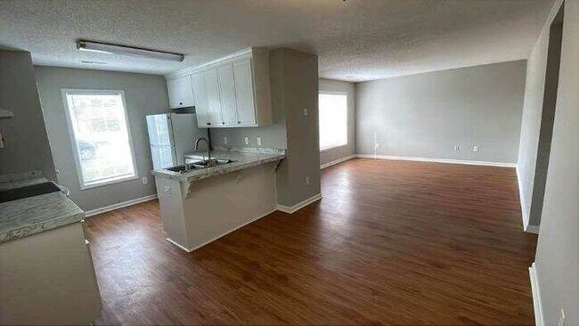 Foto del edificio - 3 Bedrooms 2 Bath House