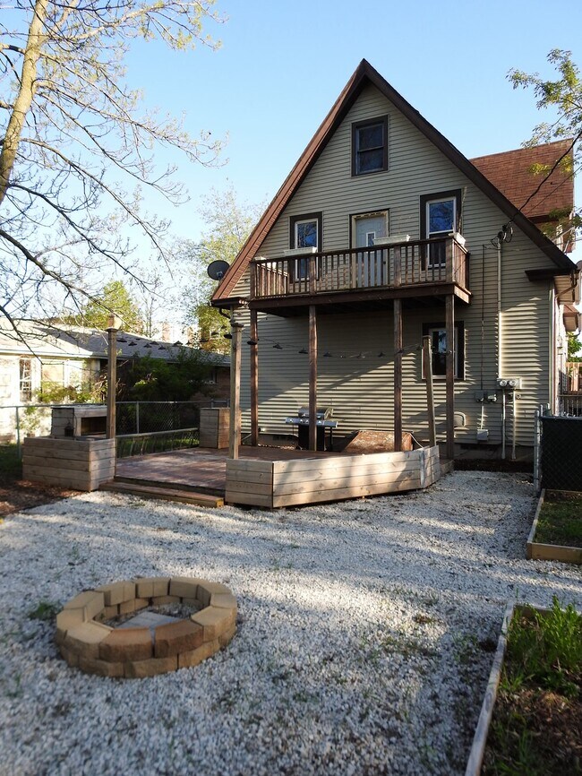 114 School St Unit 114, Sheboygan Falls, WI 53085 Apartments in