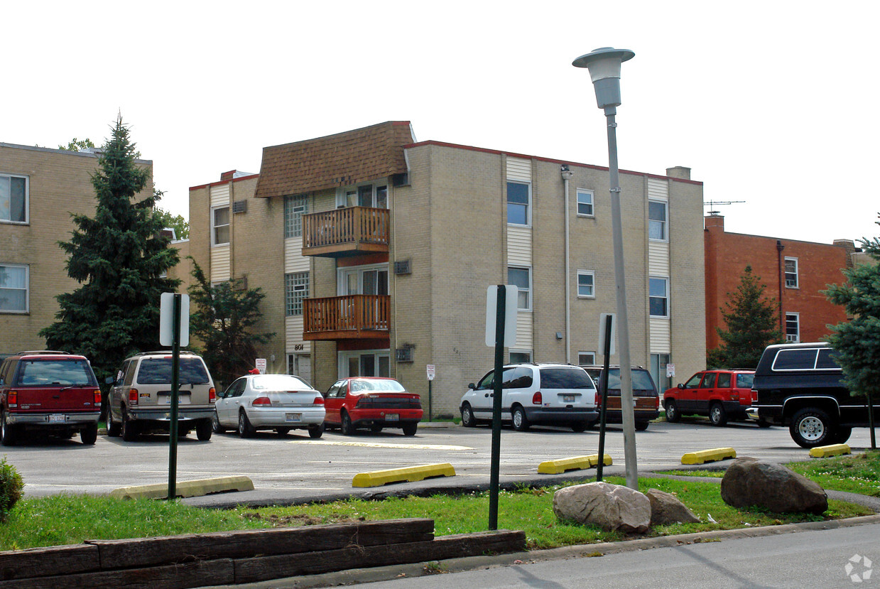 Building Photo - 820 Piper Ln