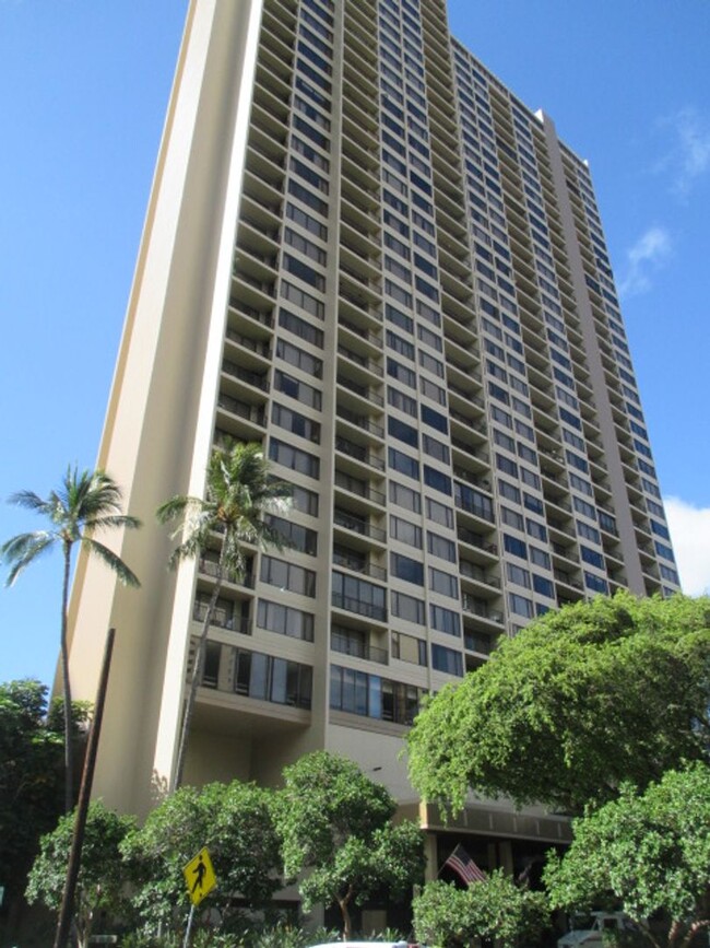 Foto del edificio - Chateau Waikiki - 1/1/1 - $2,700- Includes...