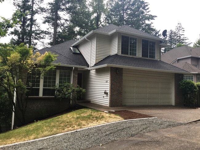 Building Photo - Spacious SW Portland Home With Brand New C...