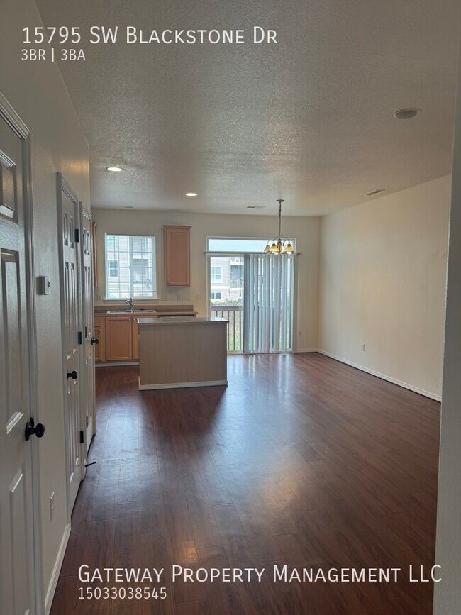 Building Photo - 15795 SW Blackstone Dr