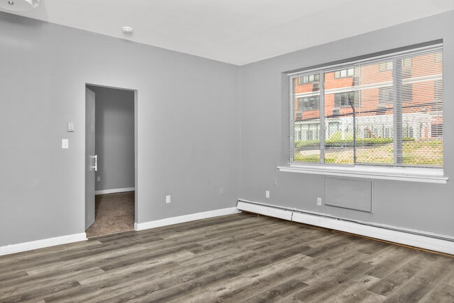 Building Photo - Woodland Apartments