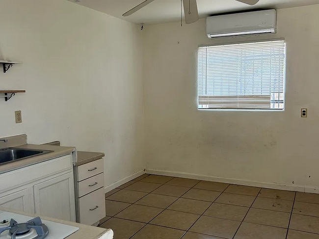 Photo - 1217 W Wabash St House