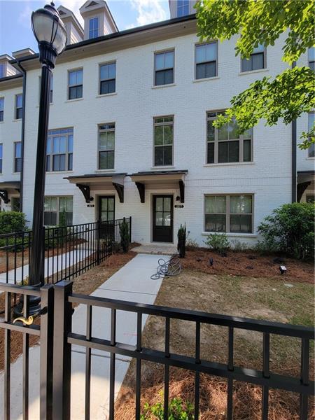 Building Photo - 2877 Elmwood Dr SE
