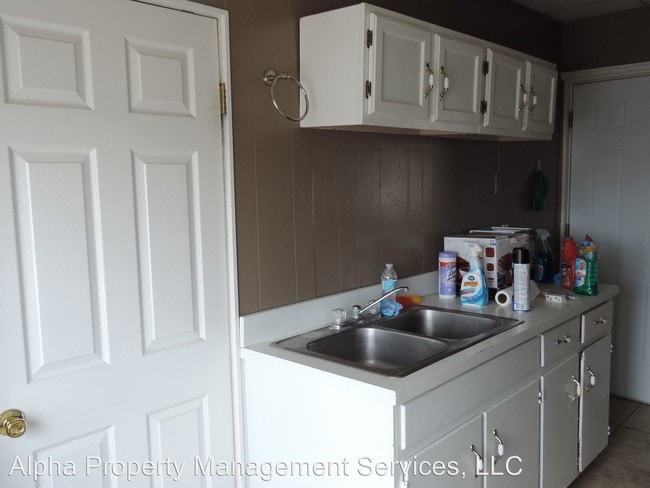 Building Photo - 1 br, 1 bath Apartment - 109 1/2 W Culton