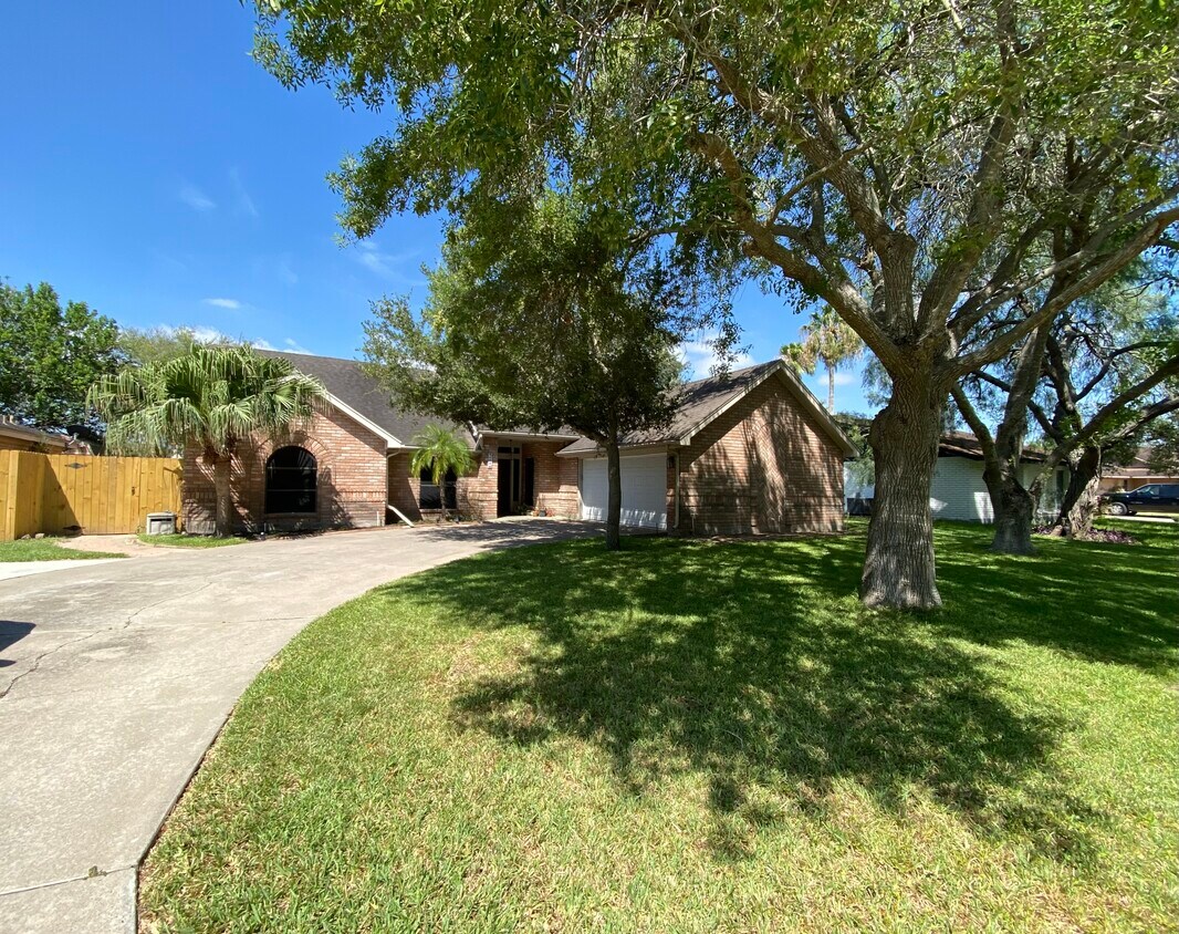 Foto principal - 5062 Lakeway Dr