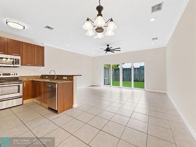 Foto del edificio - 702 SW 4th Ave