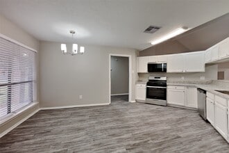 Building Photo - 4622 Pecan Grove Dr