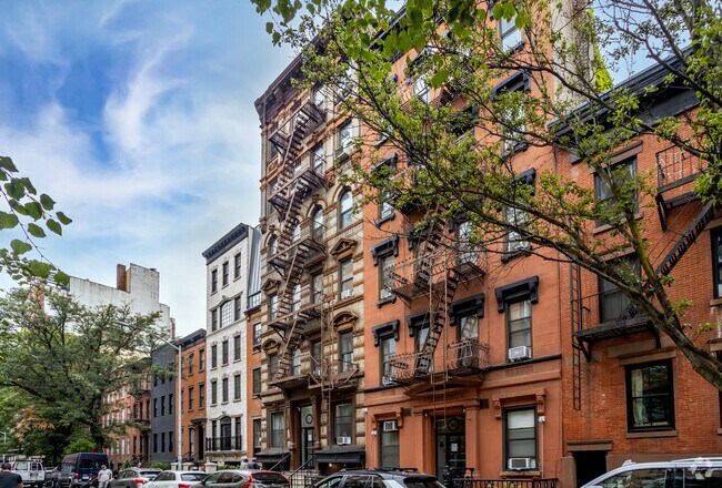 Building Photo - 119 W 15th St