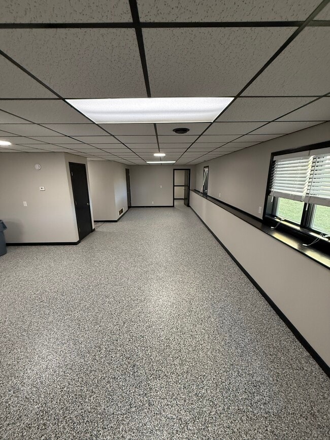 Building Photo - 809 County Rd 2 S