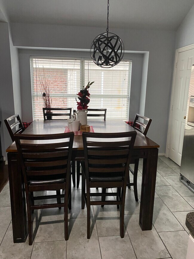 Breakfast Nook - 616 Kari Anne Ln