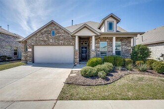 Building Photo - 713 Falcon Rd