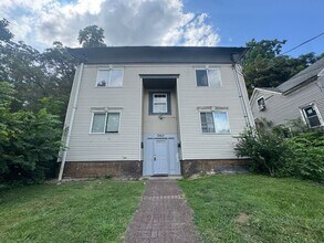 Building Photo - 740 Fern St