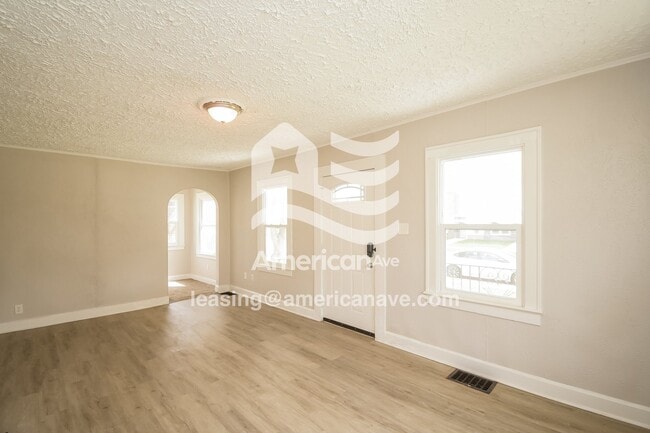 Foto del edificio - 320 E Southern Ave