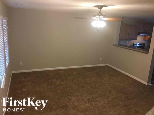 Foto del edificio - 4624 Sweet Whisper Ln