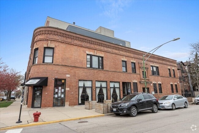 Building Photo - 2700 W Chicago Ave