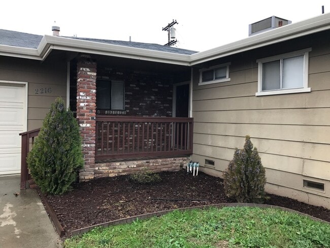 Building Photo - 3 bed/2 ba house - E Marysville