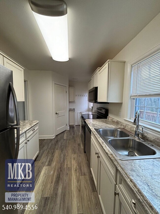 Building Photo - Charming Ranch in SW City