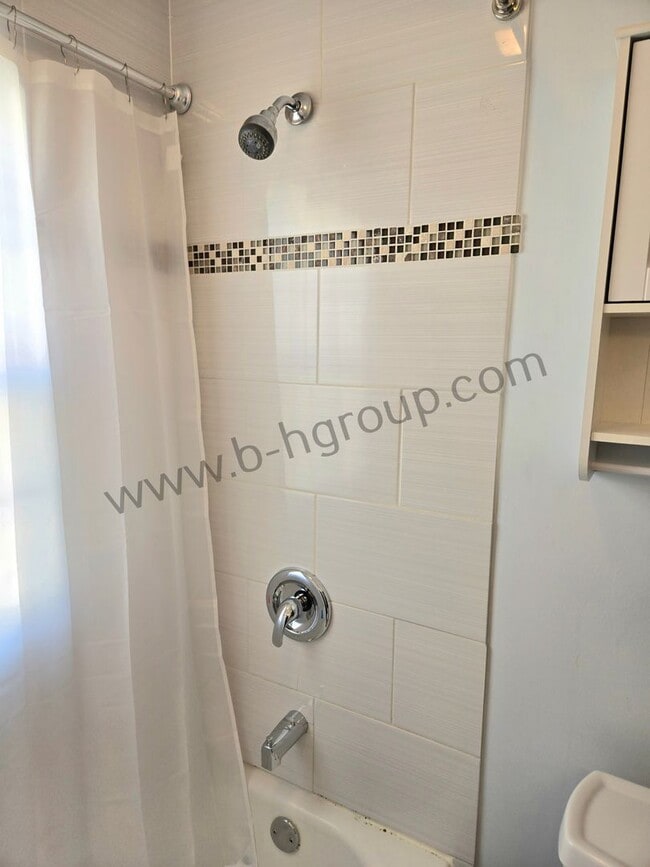 Building Photo - 4529 18th Ave