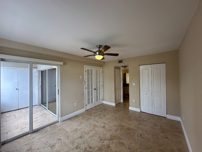 Foto del edificio - 2851 N Oakland Forest Dr