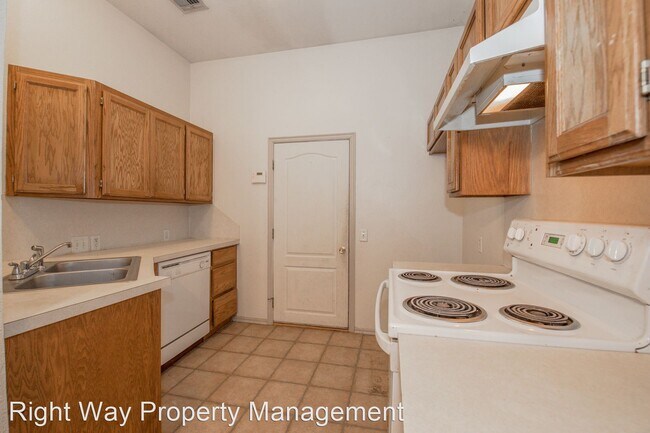 Building Photo - 8210 NW 78th Terrace