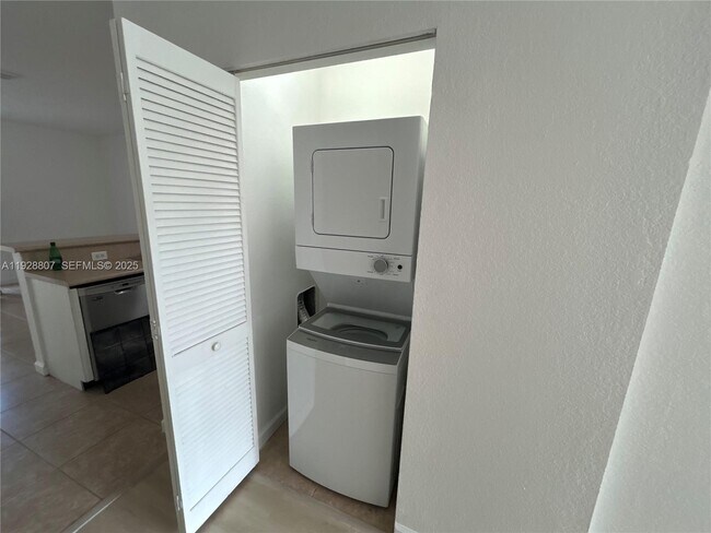 Foto del edificio - 230 SE 29th Ave