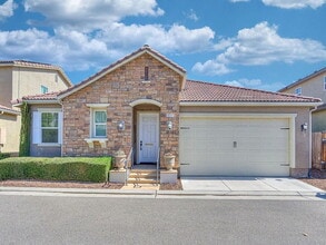 Building Photo - 1511 N Encoure Way