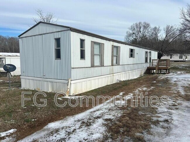 Foto del edificio - 188 Golden Oaks Ln