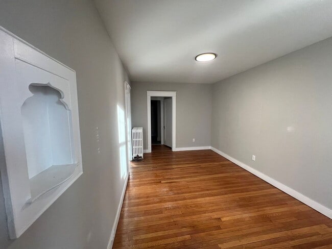 Building Photo - 54 Brook St