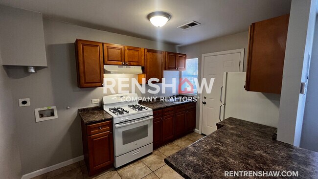 Foto del edificio - 2457 Hale Ave