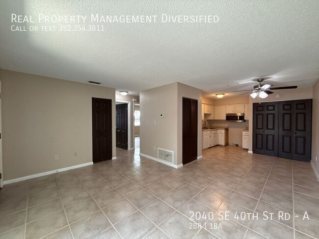Foto del edificio - 2040 SE 40th Street Rd