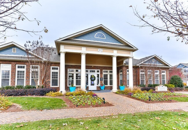 Colonial Grand at Huntersville Apartments - Huntersville, NC