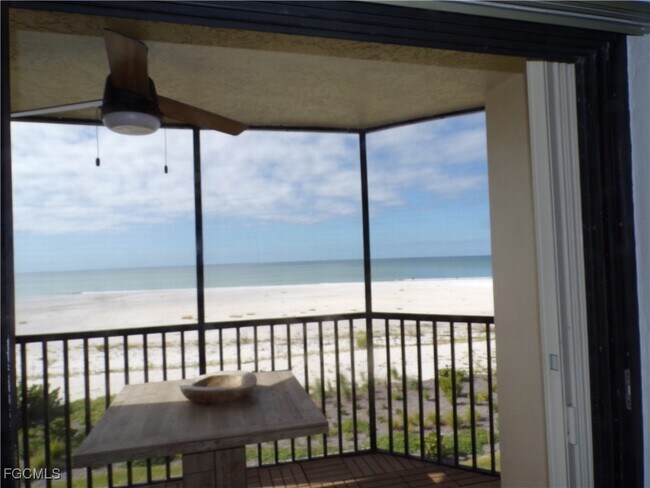 Foto del edificio - 7500 Estero Blvd