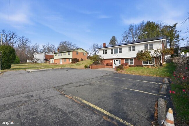 Foto del edificio - 1721 University Blvd W