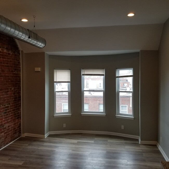 Building Photo - 1112 Mifflin St