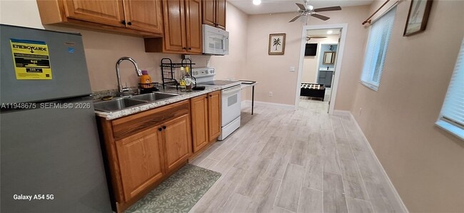 Foto del edificio - 4199 NW 52nd Ave