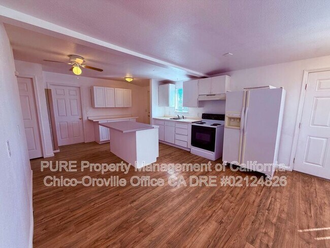 Foto del edificio - 997 Harlan Ave