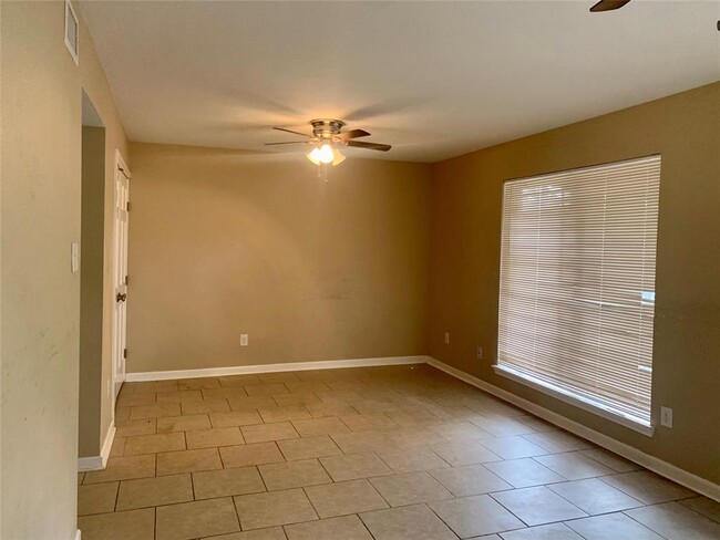 Foto del edificio - 8752 Wilcrest Dr